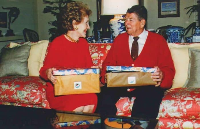 1999 - Former U.S. President Ronald Reagan and his wife Nancy packed shoeboxes for refugees from Kosovo. We distributed 365,096 shoeboxes, reaching nearly 90 percent of Kosovo’s children.