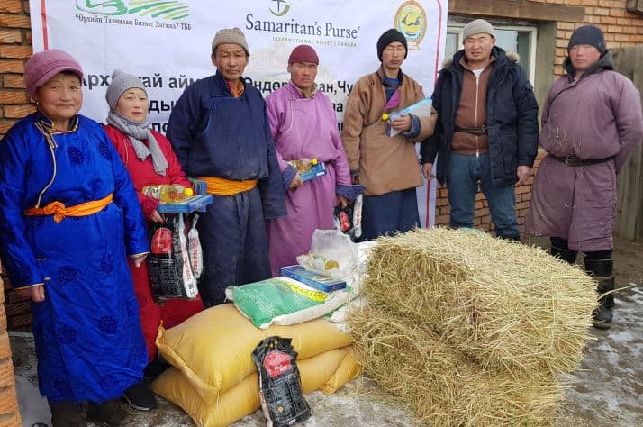Thanks to generosity of donors, Samaritan's Purse delivered food and fodder to 100 families in two especially hard-hit villages in Mongolia.