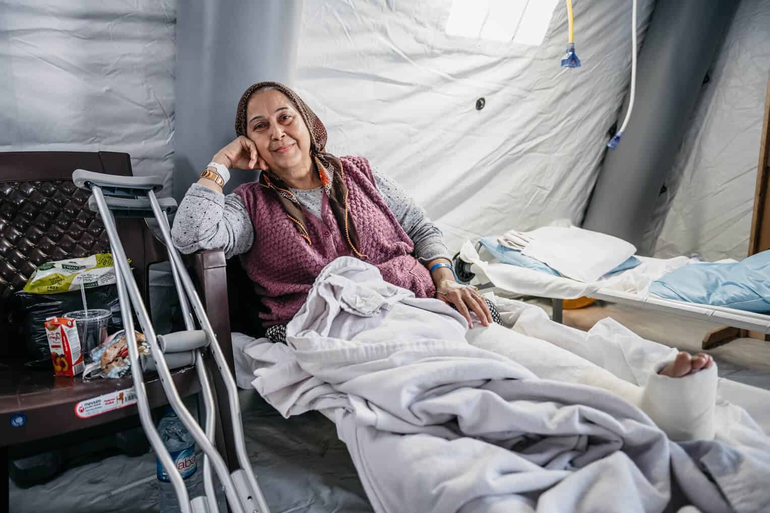 Sare* came to our hospital with a fractured leg after trying to escape her apartment through a window during the earthquake.
