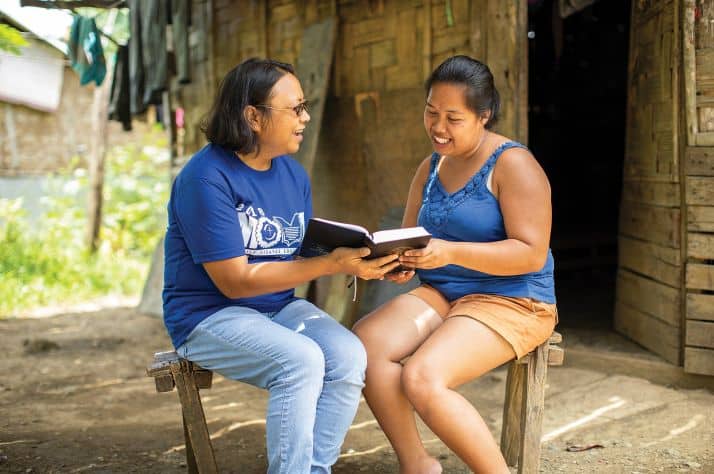 In partnership with local churches worldwide, Samaritan’s Purse livelihoods projects not only help people in need develop valuable skills to earn a living wage, they create opportunities for them to know Jesus Christ.