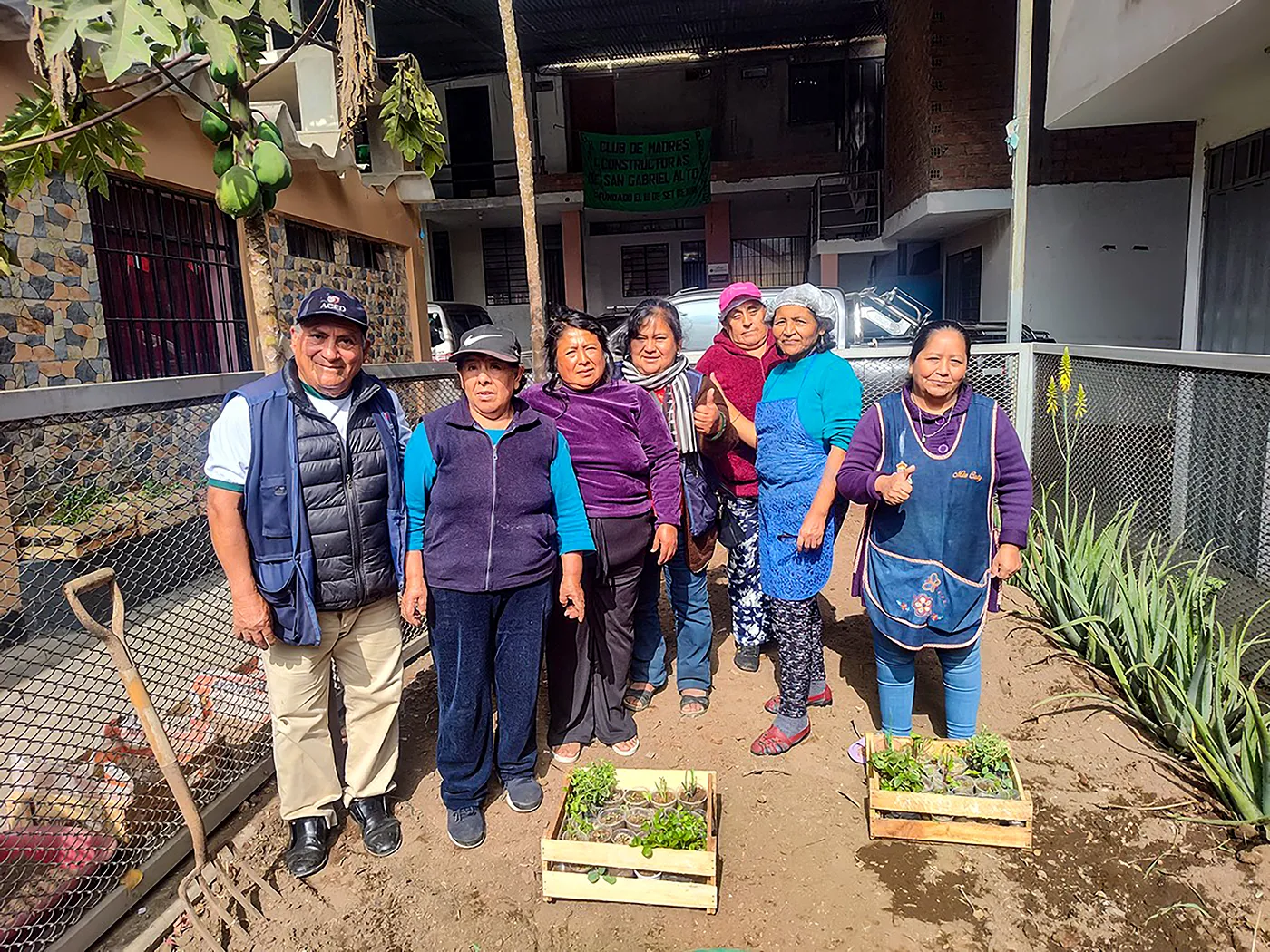 Samaritan’s Purse Canada food projects are helping hungry families
in 24 countries, including Peru. Bruno (left), one of our long-serving
partners, teaches Peruvian families how to grow abundant home
gardens. As he does, God opens doors to share the Gospel!