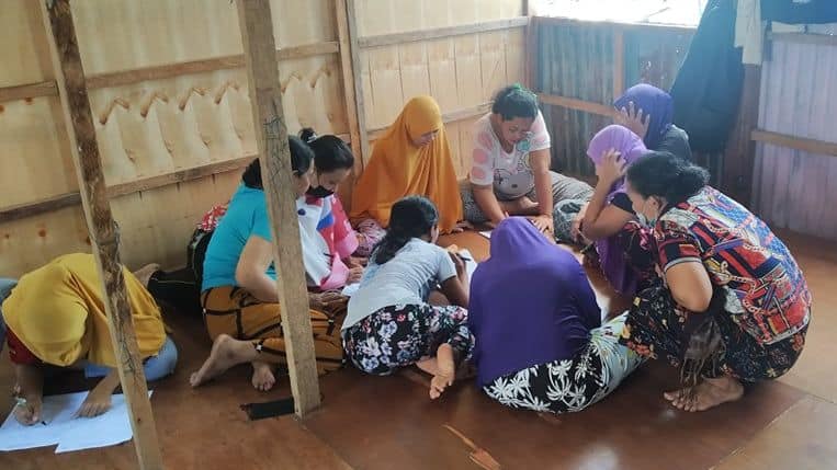 Once a week, these women in the southern Philippines gather with Janella, our partner’s community health agent, to receive hygiene training and support. These conversations also open doors for Janella to share about Jesus.