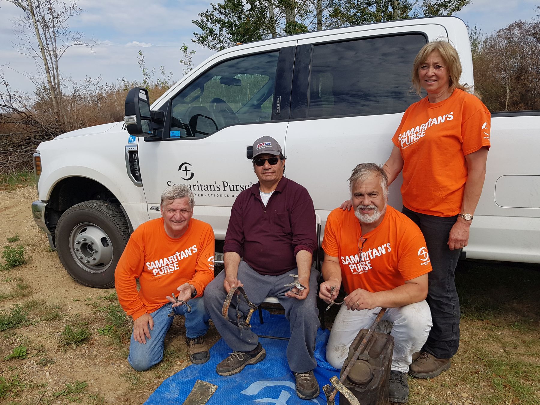  Samaritan’s Purse’s trained sifting crews helped wildfire victims recover precious belongings from the ashes, and also cleaned up and removed debris.