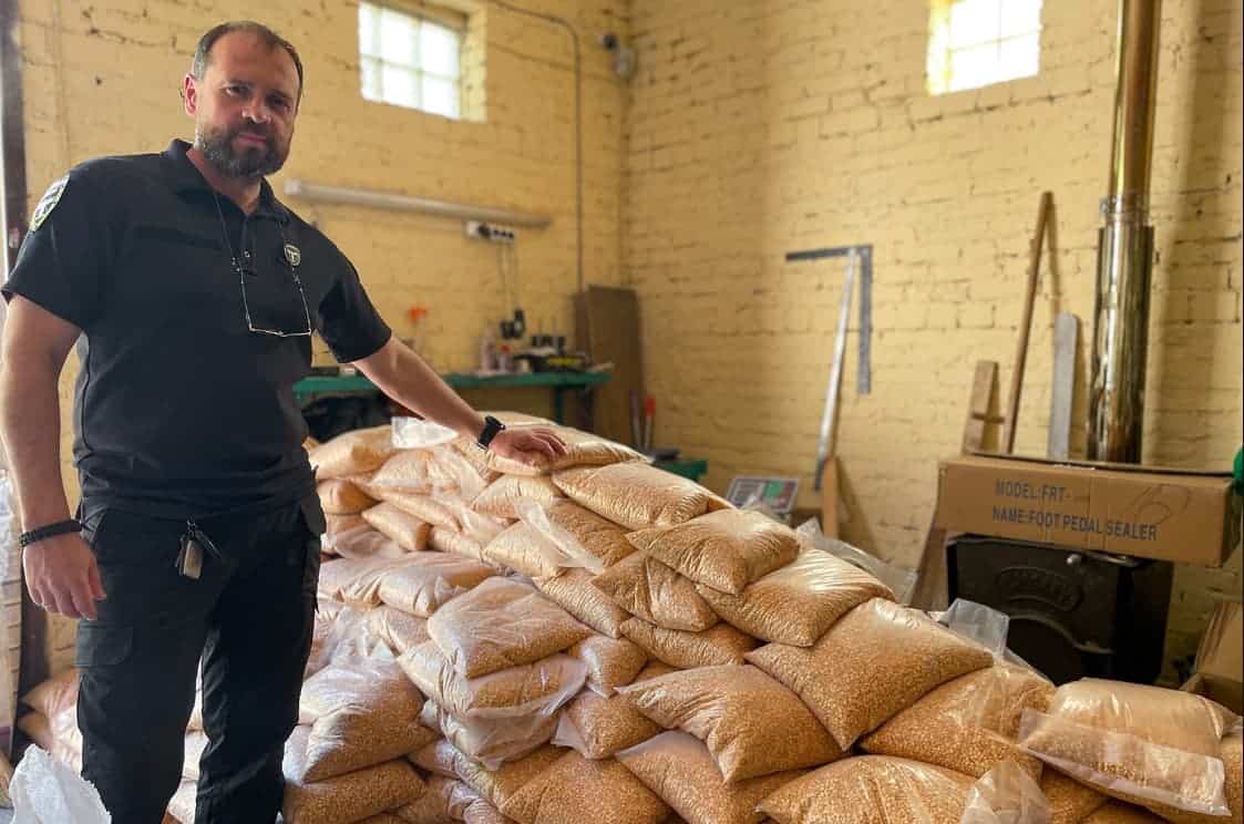 Pastor Anatoly, a member of a Samaritan’s Purse church partner, is one of the many faithful believers actively involved in moving food and other critical supplies throughout Ukraine.