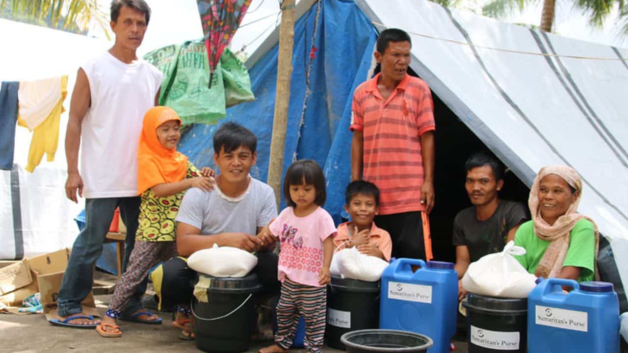 Families in Mindanoa received relief items from Samaritan's Purse.