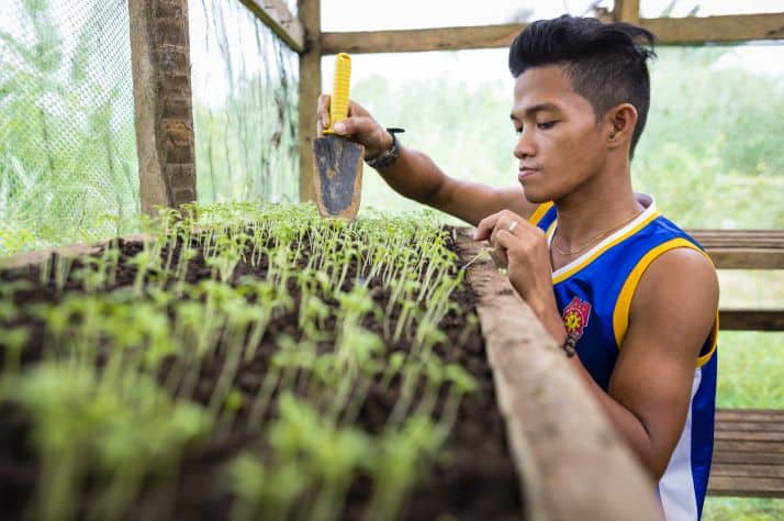 Samaritan’s Purse provides seeds, tools, training, and other assistance to help communities transition from subsistence living to food security. Our programs help impoverished families become self-sufficient and combat chronic hunger.